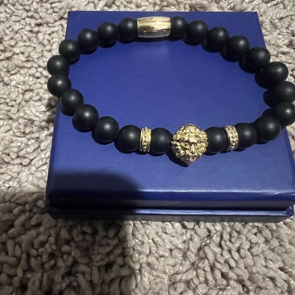 Zorrata Gold Matte Lion bracelet for men - Picture 3 of 4